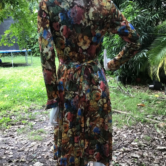 Vintage 70s wrap around Dress - Picture 6 of 8